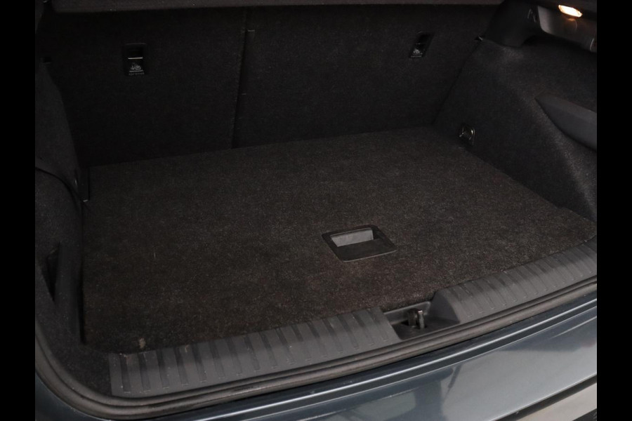 Škoda Kamiq 1.0 TSI Business Edition | Automaat | Stoelverwarming | Trekhaak | Carplay | Navigatie | Virtual Cockpit | Parkeerhulp | Climate control