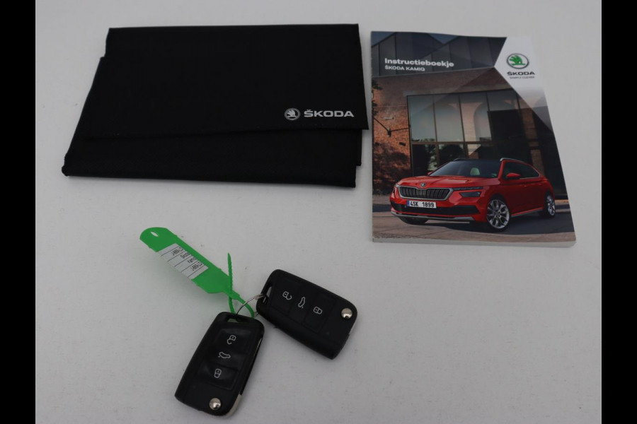 Škoda Kamiq 1.0 TSI Business Edition | Automaat | Stoelverwarming | Trekhaak | Carplay | Navigatie | Virtual Cockpit | Parkeerhulp | Climate control