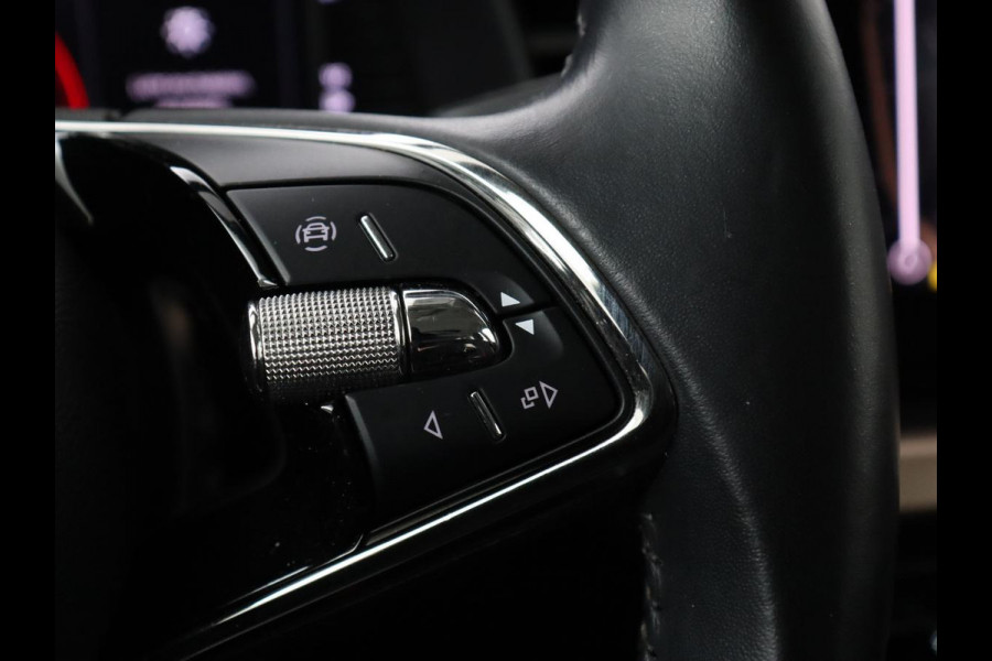 Škoda Kamiq 1.0 TSI Business Edition | Automaat | Stoelverwarming | Trekhaak | Carplay | Navigatie | Virtual Cockpit | Parkeerhulp | Climate control