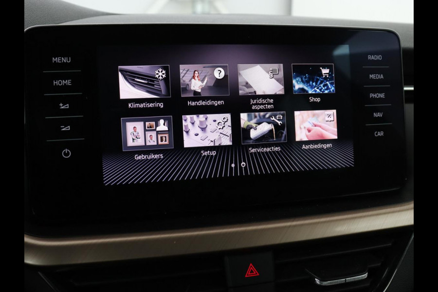 Škoda Kamiq 1.0 TSI Business Edition | Automaat | Stoelverwarming | Trekhaak | Carplay | Navigatie | Virtual Cockpit | Parkeerhulp | Climate control