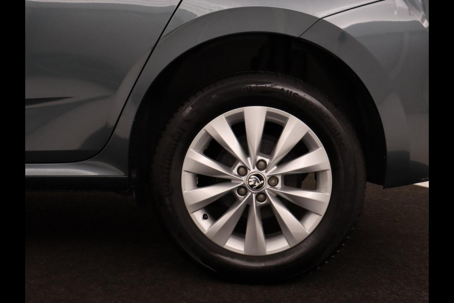 Škoda Kamiq 1.0 TSI Business Edition | Automaat | Stoelverwarming | Trekhaak | Carplay | Navigatie | Virtual Cockpit | Parkeerhulp | Climate control