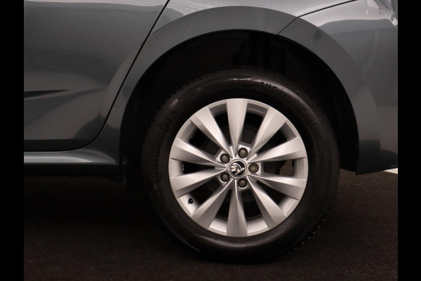 Škoda Kamiq 1.0 TSI Business Edition | Automaat | Stoelverwarming | Trekhaak | Carplay | Navigatie | Virtual Cockpit | Parkeerhulp | Climate control