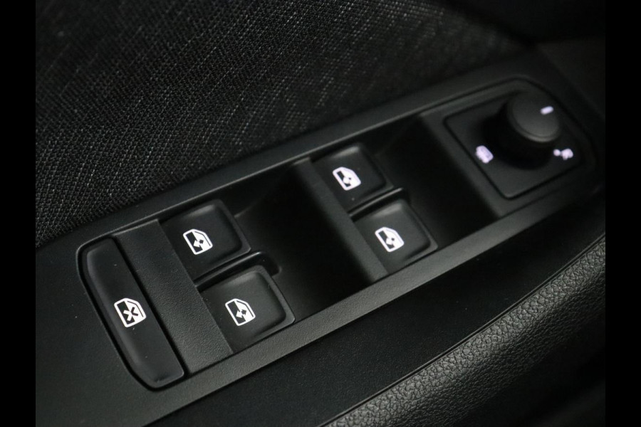 Škoda Kamiq 1.0 TSI Business Edition | Automaat | Stoelverwarming | Trekhaak | Carplay | Navigatie | Virtual Cockpit | Parkeerhulp | Climate control