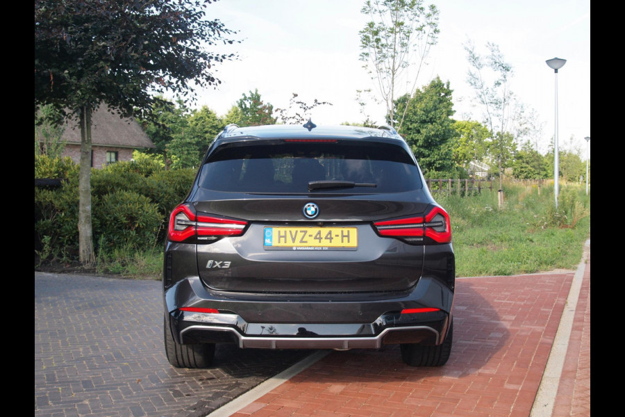 BMW iX3 High Executive 80 kWh | Panoramadak | Camera | Cruise Control | Trekhaak | Apple Carplay |