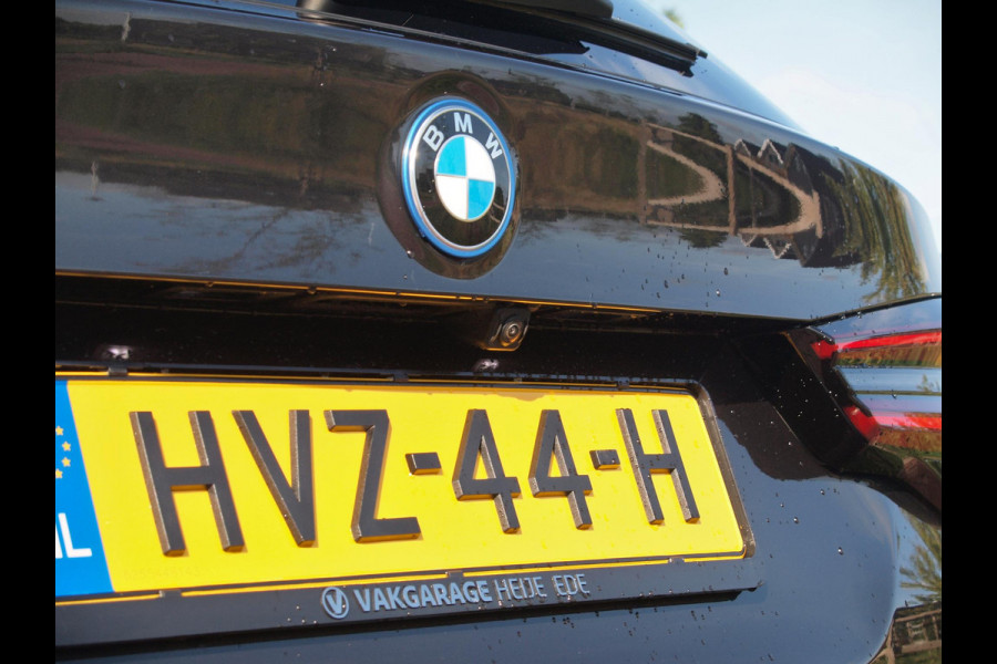 BMW iX3 High Executive 80 kWh | Panoramadak | Camera | Cruise Control | Trekhaak | Apple Carplay |