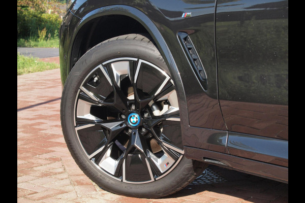 BMW iX3 High Executive 80 kWh | Panoramadak | Camera | Cruise Control | Trekhaak | Apple Carplay |