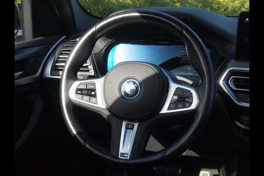BMW iX3 High Executive 80 kWh | Panoramadak | Camera | Cruise Control | Trekhaak | Apple Carplay |