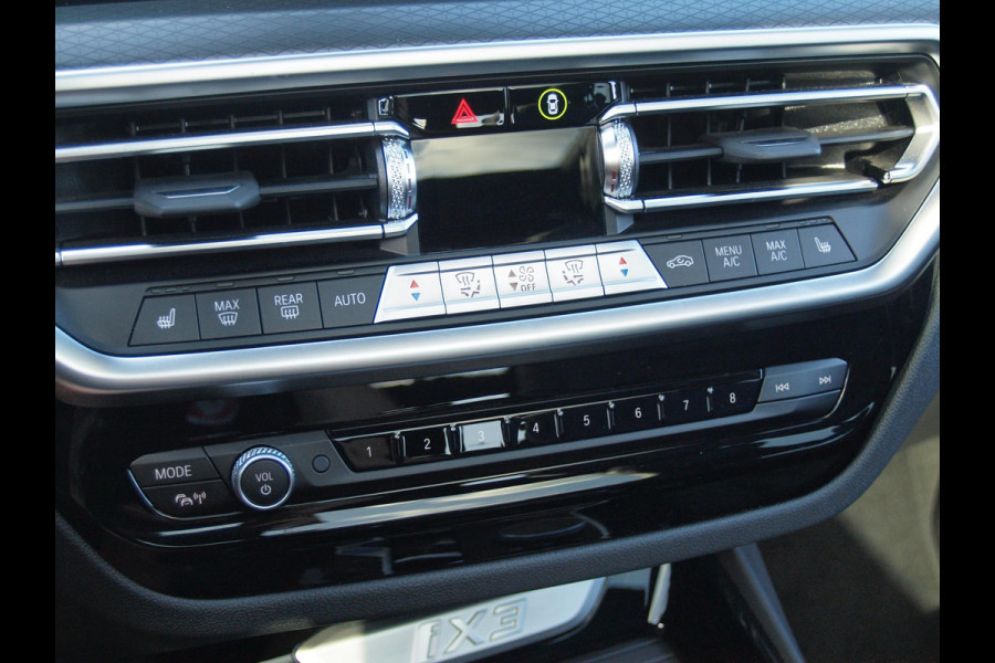 BMW iX3 High Executive 80 kWh | Panoramadak | Camera | Cruise Control | Trekhaak | Apple Carplay |