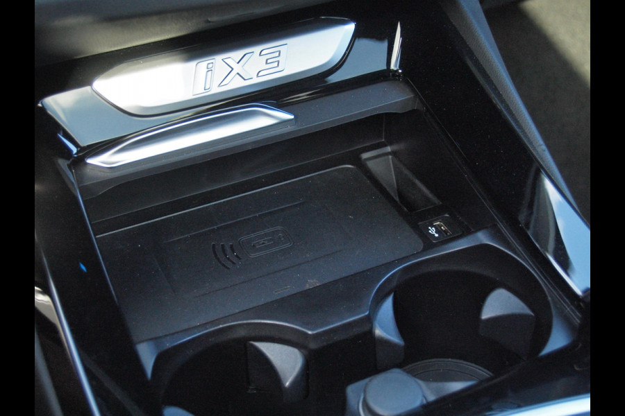 BMW iX3 High Executive 80 kWh | Panoramadak | Camera | Cruise Control | Trekhaak | Apple Carplay |