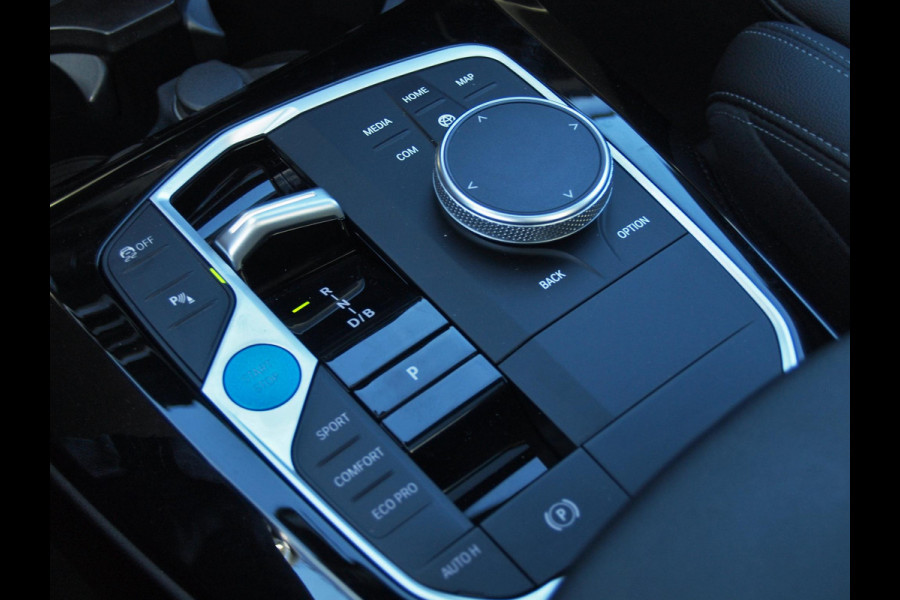 BMW iX3 High Executive 80 kWh | Panoramadak | Camera | Cruise Control | Trekhaak | Apple Carplay |