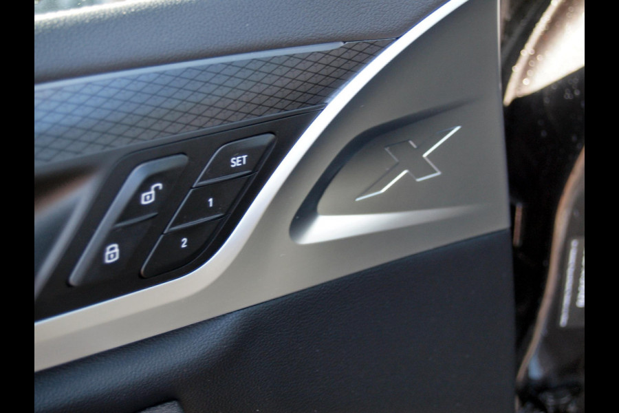BMW iX3 High Executive 80 kWh | Panoramadak | Camera | Cruise Control | Trekhaak | Apple Carplay |