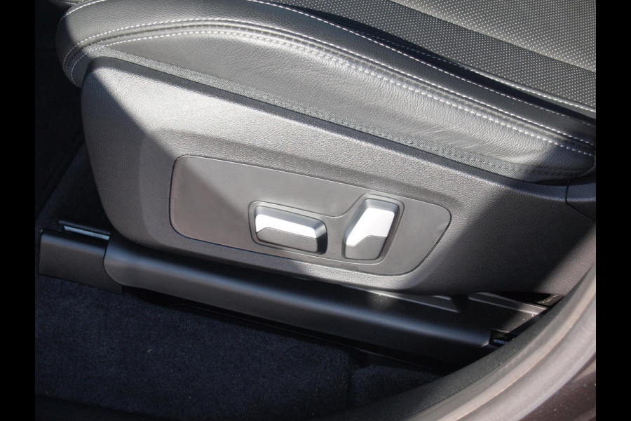 BMW iX3 High Executive 80 kWh | Panoramadak | Camera | Cruise Control | Trekhaak | Apple Carplay |