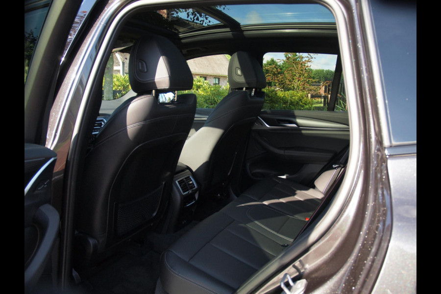 BMW iX3 High Executive 80 kWh | Panoramadak | Camera | Cruise Control | Trekhaak | Apple Carplay |