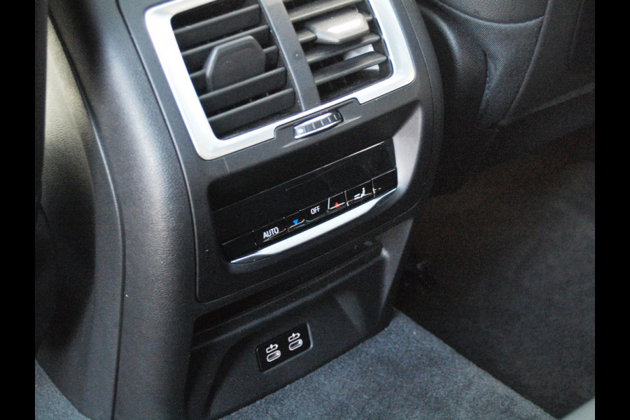 BMW iX3 High Executive 80 kWh | Panoramadak | Camera | Cruise Control | Trekhaak | Apple Carplay |