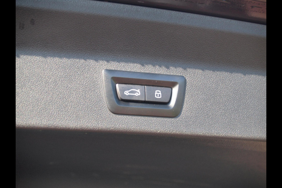 BMW iX3 High Executive 80 kWh | Panoramadak | Camera | Cruise Control | Trekhaak | Apple Carplay |