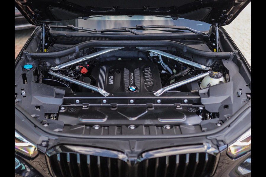 BMW X5 xDrive30d High Executive | M-Sport | Stoelverw/ventilatie | Trekhaak | Pano | H/K | Drive Assist | HUD