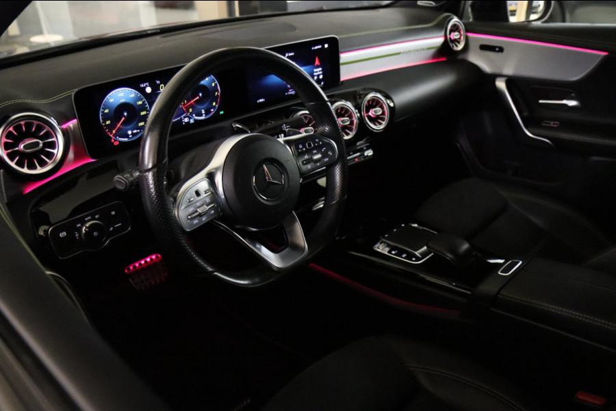 Mercedes-Benz A-Klasse 250 AMG Edition 1 /PANO/SFEER/CAM/LANE ASSIST/BOMVOL!