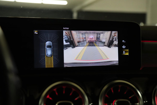 Mercedes-Benz A-Klasse 250 AMG Edition 1 /PANO/SFEER/CAM/LANE ASSIST/BOMVOL!