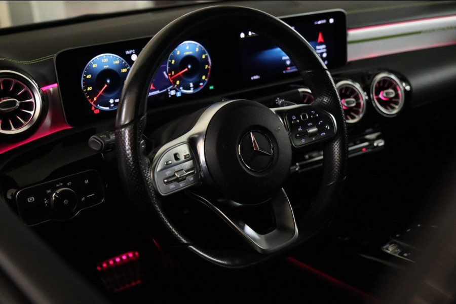 Mercedes-Benz A-Klasse 250 AMG Edition 1 /PANO/SFEER/CAM/LANE ASSIST/BOMVOL!