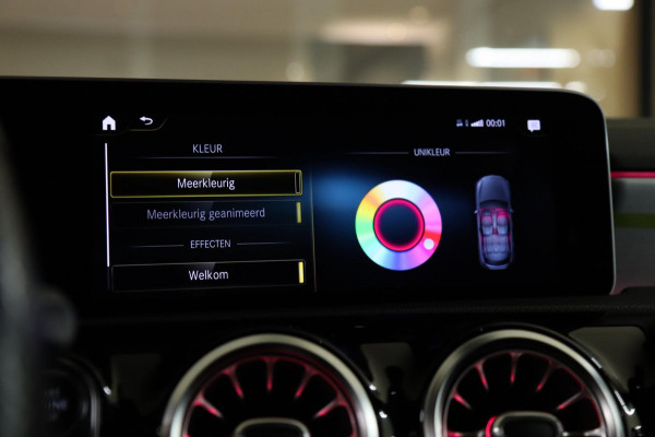 Mercedes-Benz A-Klasse 250 AMG Edition 1 /PANO/SFEER/CAM/LANE ASSIST/BOMVOL!