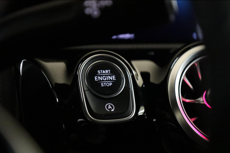 Mercedes-Benz A-Klasse 250 AMG Edition 1 /PANO/SFEER/CAM/LANE ASSIST/BOMVOL!