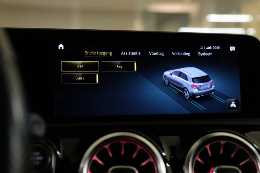 Mercedes-Benz A-Klasse 250 AMG Edition 1 /PANO/SFEER/CAM/LANE ASSIST/BOMVOL!