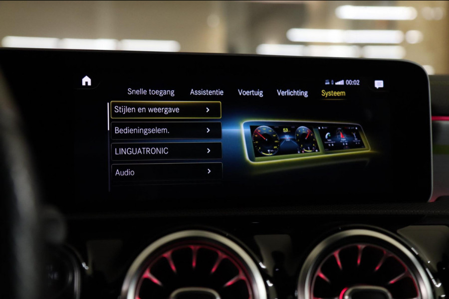 Mercedes-Benz A-Klasse 250 AMG Edition 1 /PANO/SFEER/CAM/LANE ASSIST/BOMVOL!