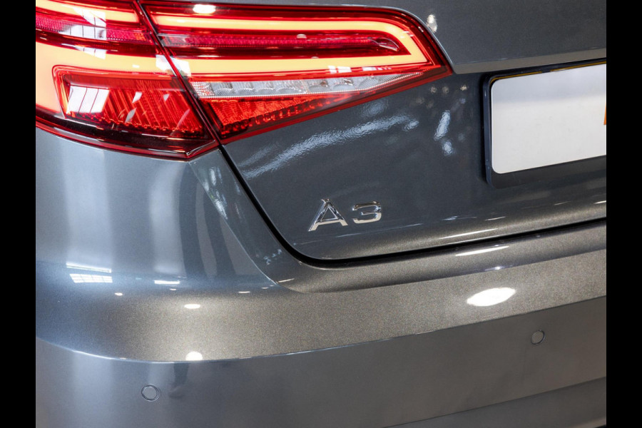 Audi A3 Sportback 35 TFSI CoD 2x S-Line / 150pk / Automatische klimaatregeling / Stoelverwarming / Afgevlakt stuurwiel /