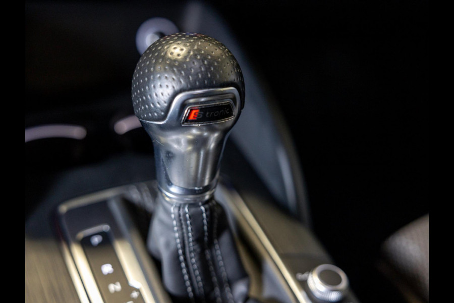 Audi A3 Sportback 35 TFSI CoD 2x S-Line / 150pk / Automatische klimaatregeling / Stoelverwarming / Afgevlakt stuurwiel /