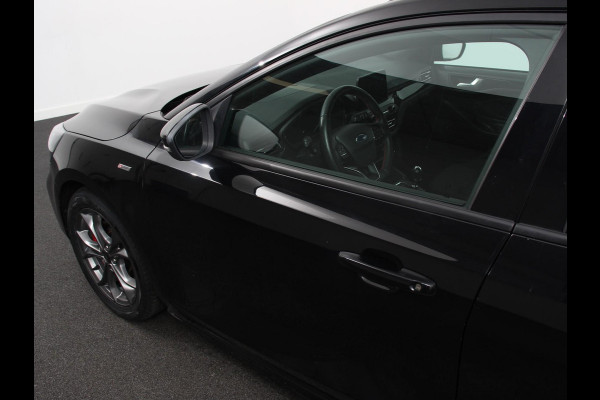 Ford FOCUS Wagon 1.0 EcoBoost ST Line Business Demo! | Navigatie | Adaptive Cruise Control | Trekhaak | Head Up Display | Privacy Glass | Lane Assist |Full LED koplampen