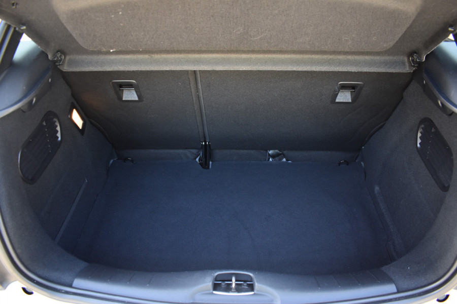 DS DS 3 1.2 PureTech So Chic / Airco / Cruise control / 16" LM / Lage km stand!