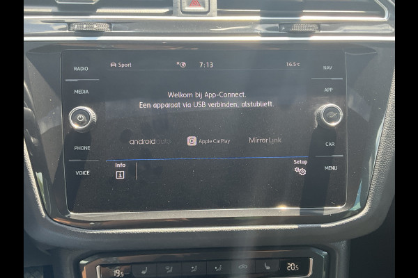 Volkswagen Tiguan 1.5 TSI ACT R-line Automaat Pano.dak Trekhaak Stoelverw+Massage Keyless Vol opties!