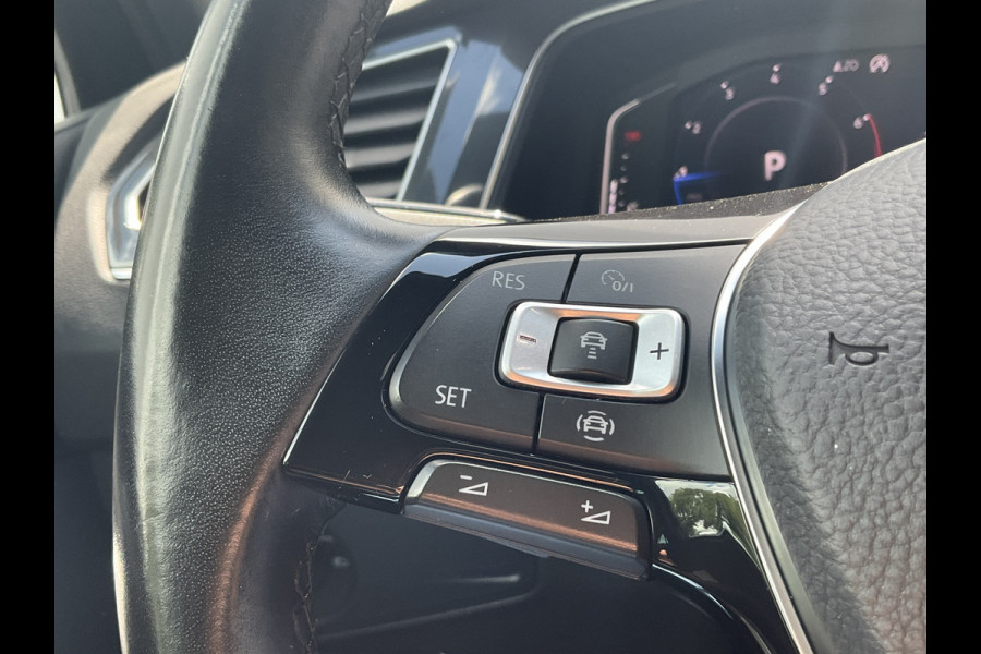 Volkswagen Tiguan 1.5 TSI ACT R-line Automaat Pano.dak Trekhaak Stoelverw+Massage Keyless Vol opties!