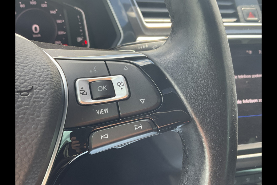 Volkswagen Tiguan 1.5 TSI ACT R-line Automaat Pano.dak Trekhaak Stoelverw+Massage Keyless Vol opties!