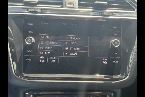 Volkswagen Tiguan 1.5 TSI ACT R-line Automaat Pano.dak Trekhaak Stoelverw+Massage Keyless Vol opties!