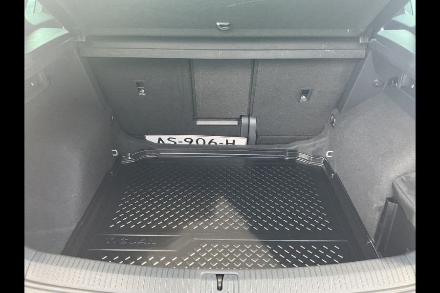 Volkswagen Tiguan 1.5 TSI ACT R-line Automaat Pano.dak Trekhaak Stoelverw+Massage Keyless Vol opties!