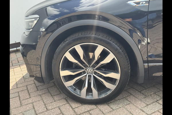 Volkswagen Tiguan 1.5 TSI ACT R-line Automaat Pano.dak Trekhaak Stoelverw+Massage Keyless Vol opties!
