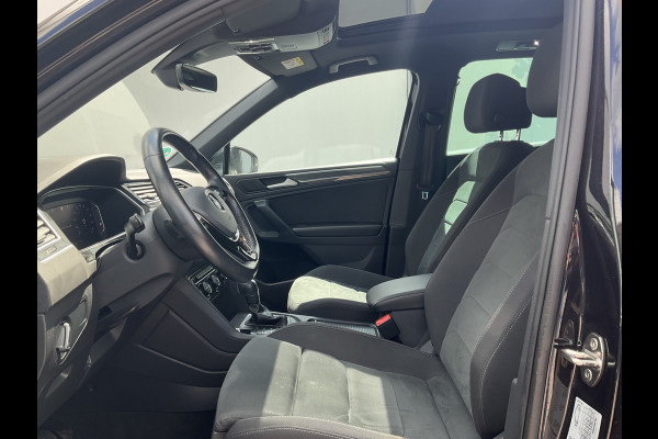 Volkswagen Tiguan 1.5 TSI ACT R-line Automaat Pano.dak Trekhaak Stoelverw+Massage Keyless Vol opties!