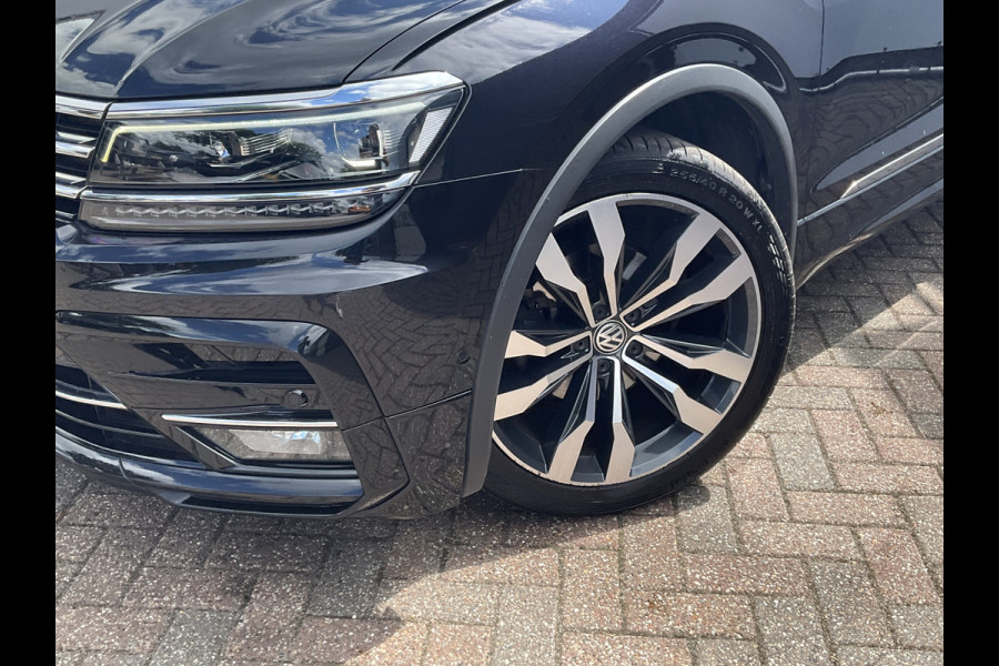 Volkswagen Tiguan 1.5 TSI ACT R-line Automaat Pano.dak Trekhaak Stoelverw+Massage Keyless Vol opties!