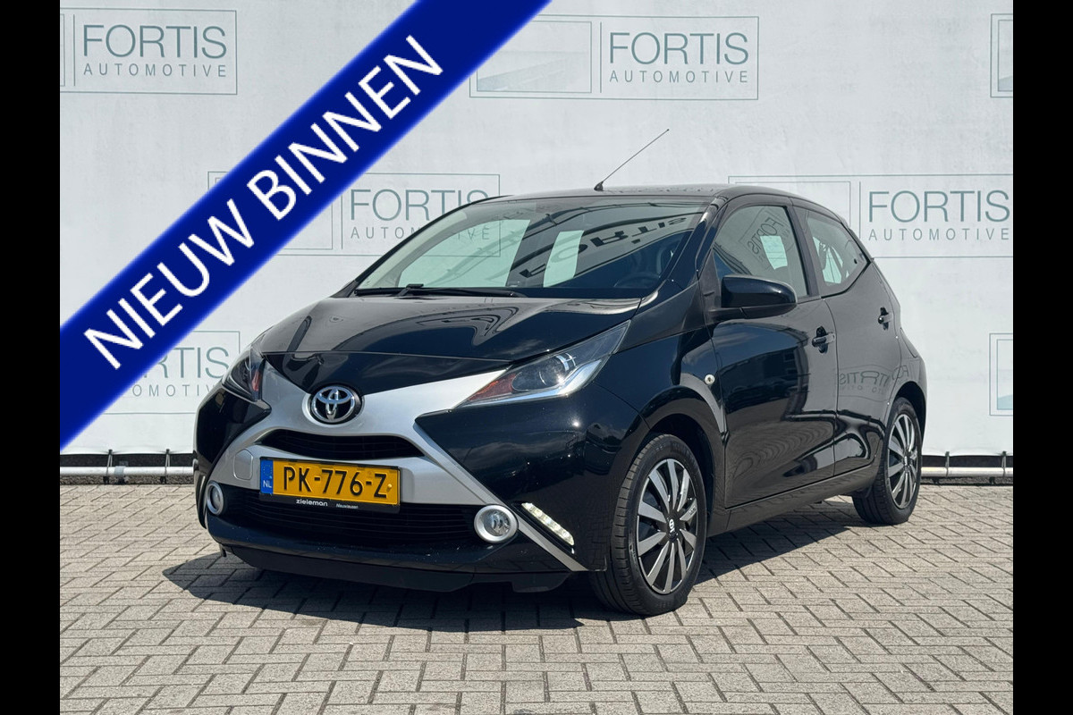 Toyota Aygo 1.0 VVT-i x-play NAVI | AIRCO | 5 DEURS