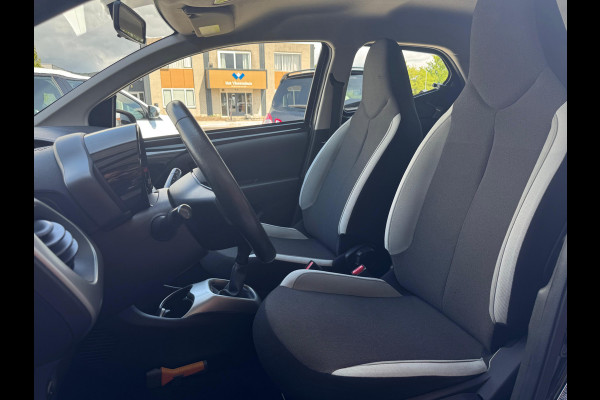 Toyota Aygo 1.0 VVT-i x-play NAVI | AIRCO | 5 DEURS