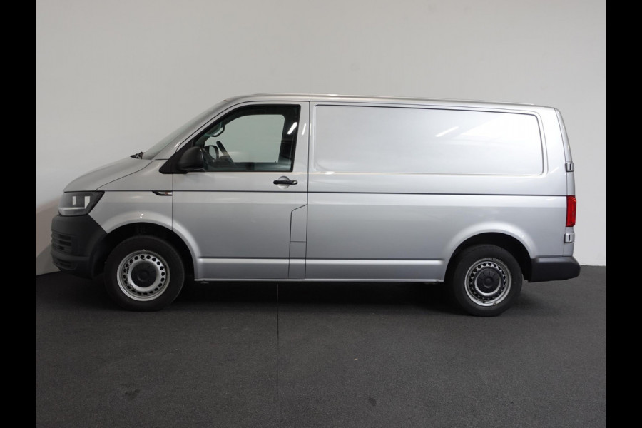 Volkswagen Transporter T6 L1H1 102pk Trendline Navigatie Airco Cruise control Bluetooth Euro6