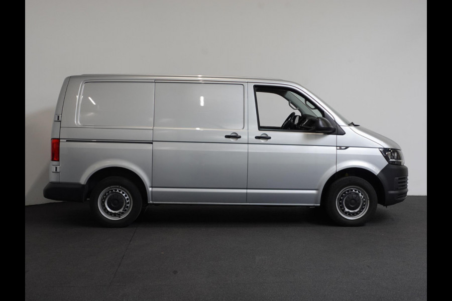 Volkswagen Transporter T6 L1H1 102pk Trendline Navigatie Airco Cruise control Bluetooth Euro6