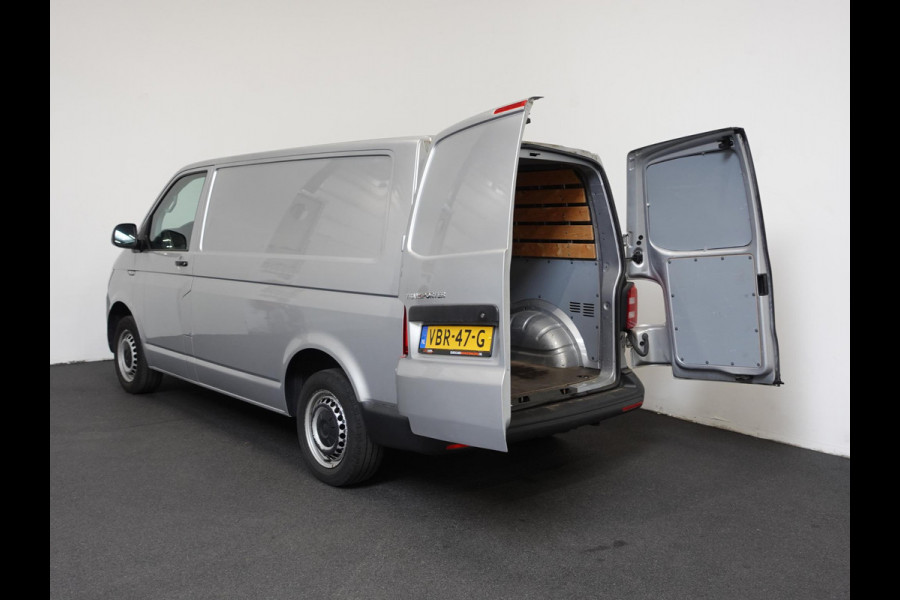 Volkswagen Transporter T6 L1H1 102pk Trendline Navigatie Airco Cruise control Bluetooth Euro6