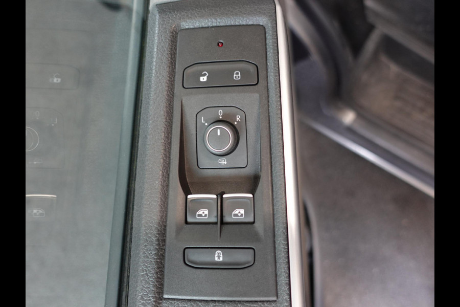 Volkswagen Transporter 2.0 TDI L2H1 28 Dubbele Cabine Highline Automaat Airco Cruise Control adaptief Parkeersensoren Trekhaak