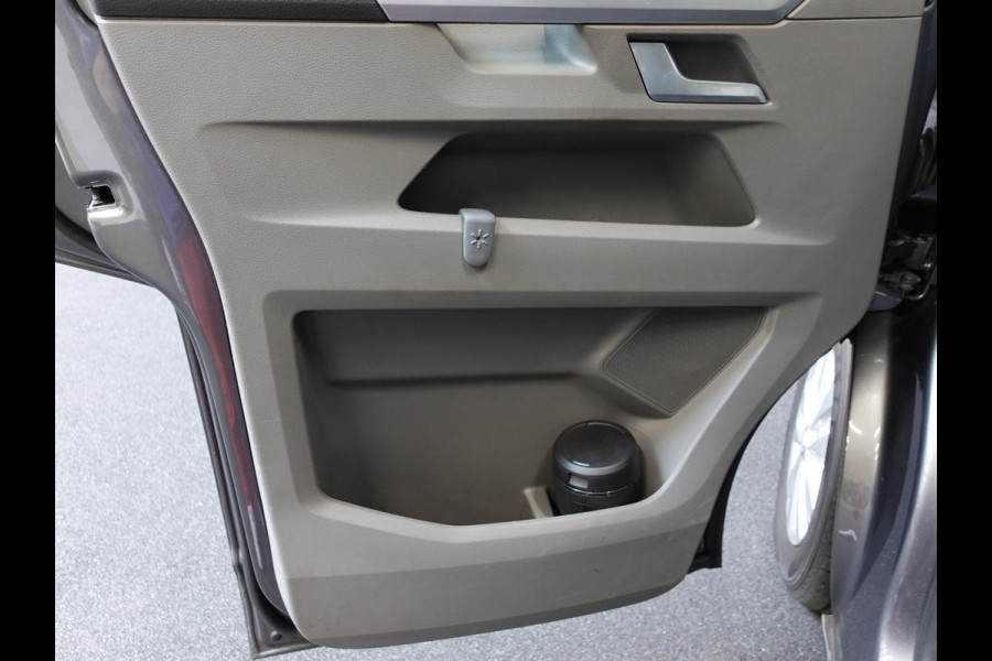 Volkswagen Transporter 2.0 TDI L2H1 28 Dubbele Cabine Highline Automaat Airco Cruise Control adaptief Parkeersensoren Trekhaak
