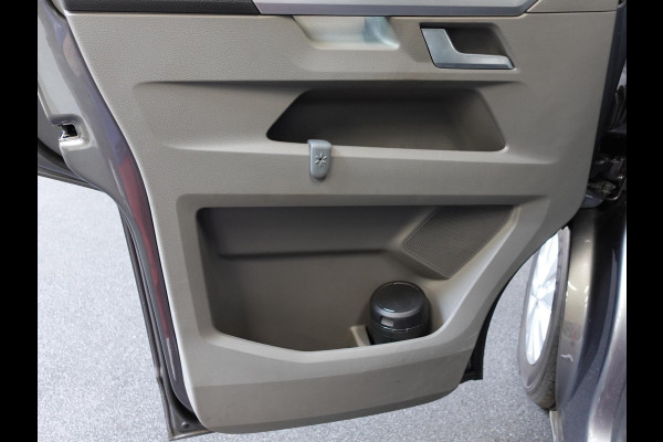 Volkswagen Transporter 2.0 TDI L2H1 28 Dubbele Cabine Highline Automaat Airco Cruise Control adaptief Parkeersensoren Trekhaak