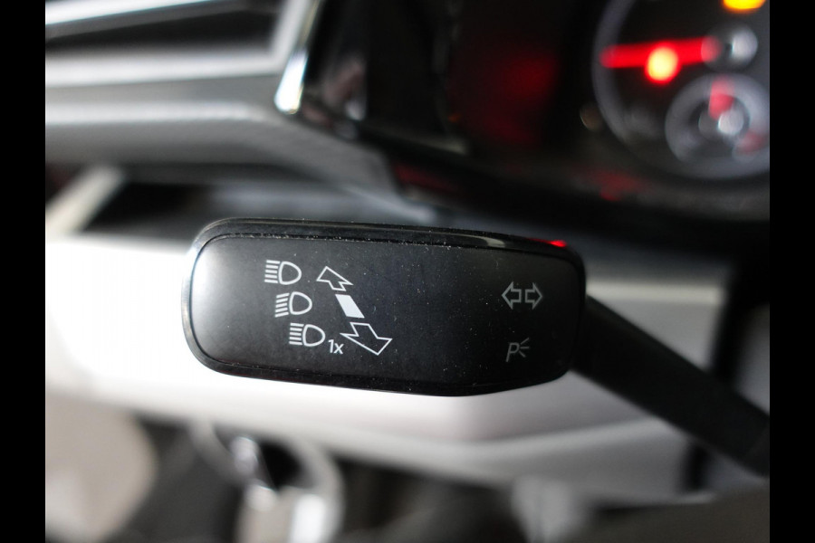 Volkswagen Transporter 2.0 TDI L2H1 28 Dubbele Cabine Highline Automaat Airco Cruise Control adaptief Parkeersensoren Trekhaak
