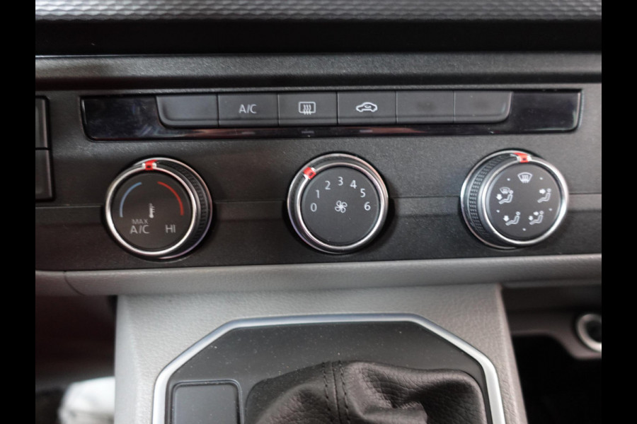 Volkswagen Transporter 2.0 TDI L2H1 28 Dubbele Cabine Highline Automaat Airco Cruise Control adaptief Parkeersensoren Trekhaak