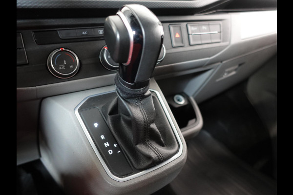 Volkswagen Transporter 2.0 TDI L2H1 28 Dubbele Cabine Highline Automaat Airco Cruise Control adaptief Parkeersensoren Trekhaak